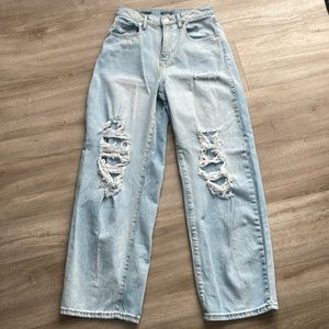 Super high rise baggy jeans!